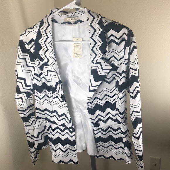 Arden B jacket - Picture 2 of 3